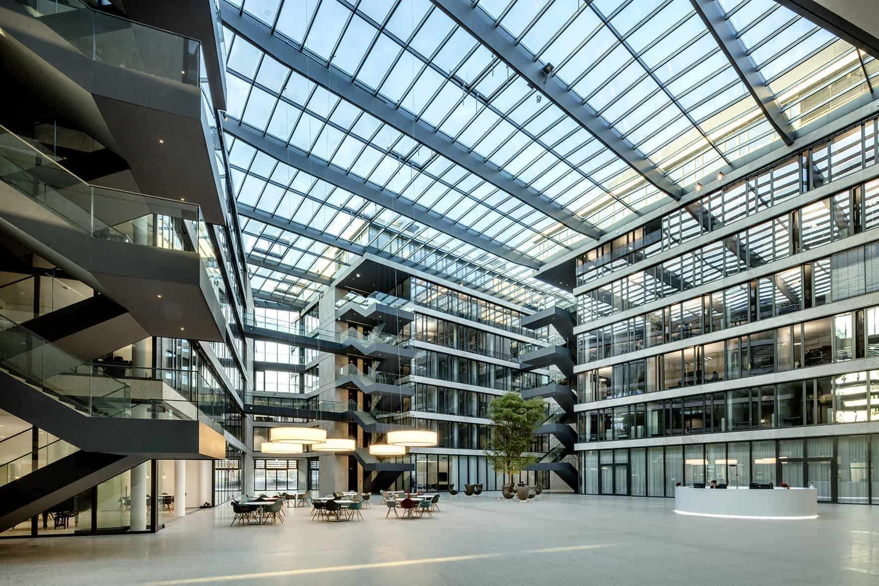 Der Hauptsitz der Anwaltskanzlei Flick Gocke Schaumburg verfügt über 680 Arbeitsplätze, © Köster GmbH, Osnabrück